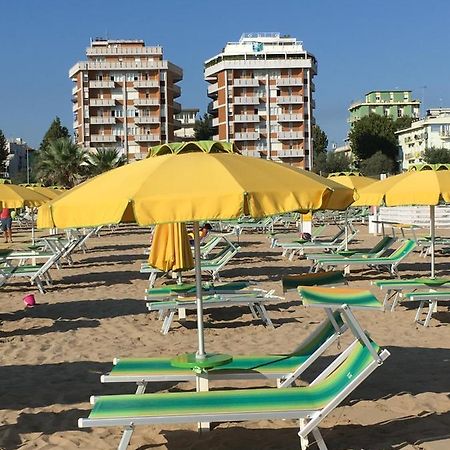 רימיני Appartamento Fronte Mare מראה חיצוני תמונה