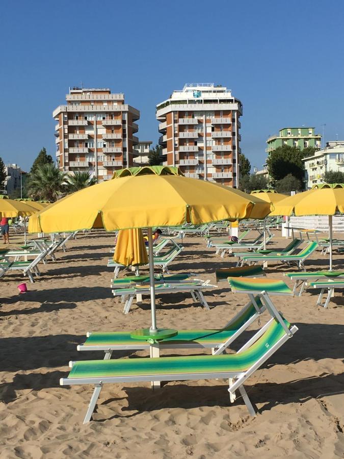 רימיני Appartamento Fronte Mare מראה חיצוני תמונה
